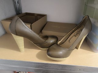 Zapatos Mustang Tacon Beige/Marron