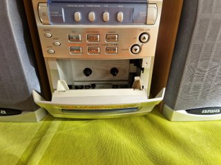 Mini cadena Aiwa CD, Radio, Cassette