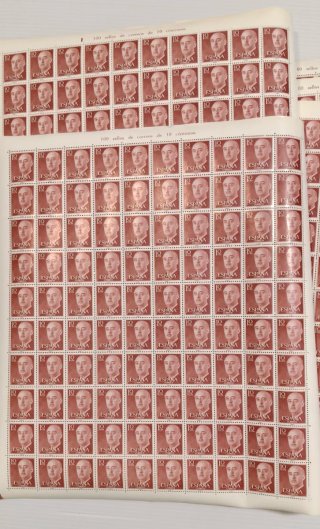 19 Pliegos de 100 sellos Franco