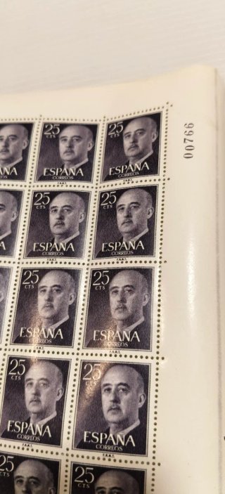 19 Pliegos de 100 sellos Franco