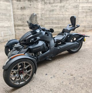 Can-Am Ryker 900 Negro