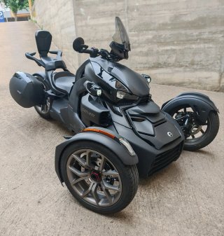 Can-Am Ryker 900 Negro