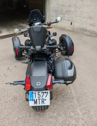 Can-Am Ryker 900 Negro