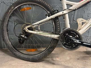 Bicicleta Montaña, Specialized Mika, Talla 15