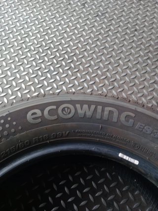 NEUMATICOS 215/60R16 99V