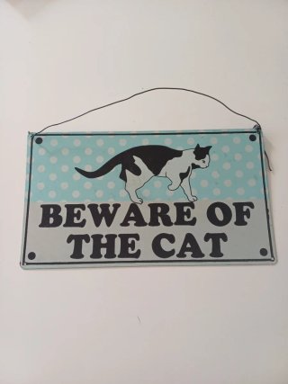 Cartel Beware of the Cat de chapa