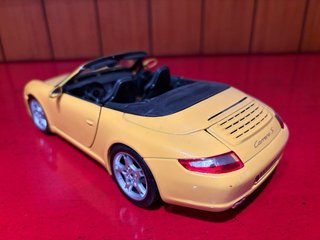Modellino 1:18 Porsche 911 997 Carrera S cabriolet