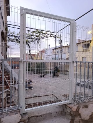 Instalación de vallas y cercados metálicos
