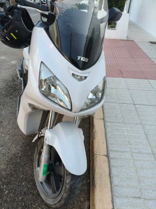 TGB Xmotion 125cc - Maxi Scooter Blanca