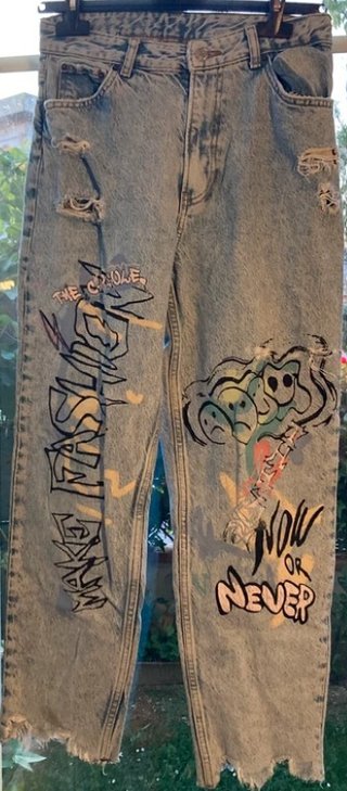 Jeans Bershka graffiti strappi lavaggio chiaro