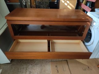 Mueble recibidor madera y cristal
