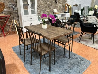 Mesa de comedor con 4 sillas