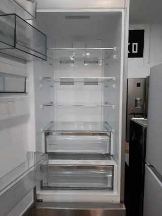Nevera AEG Plata