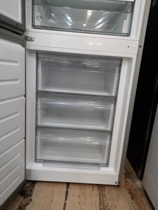 Nevera AEG Plata