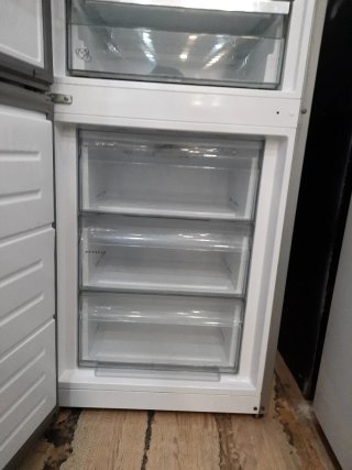 Nevera AEG Plata