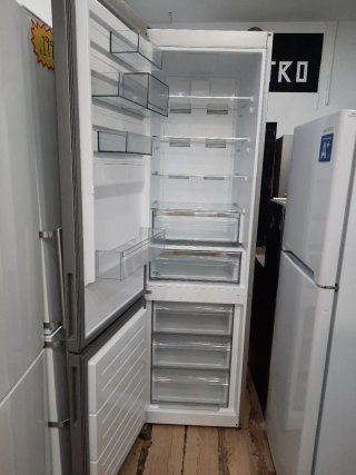 Nevera AEG Plata