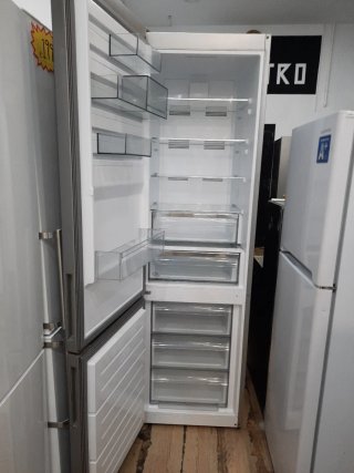 Nevera AEG Plata