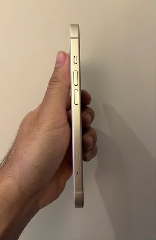 iPhone 15 Amarillo