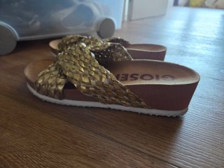Sandalias Gioseppo doradas cruzadas