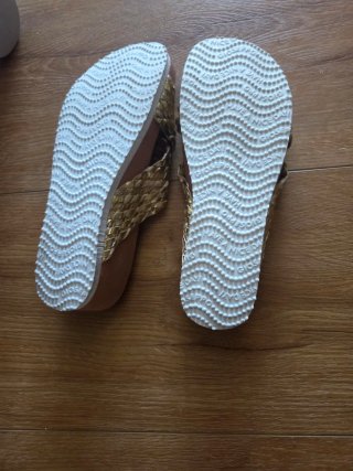 Sandalias Gioseppo doradas cruzadas