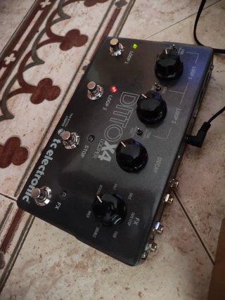 TC Electronic Ditto X4 Looper Pedal + Cargador