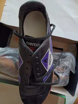 Zapatilla Mercury Negra y Morada