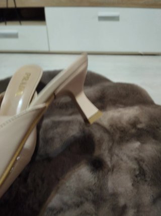 Zapatos Prada Beige y Dorado