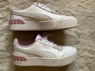 Zapatillas Puma Blancas y Rosas