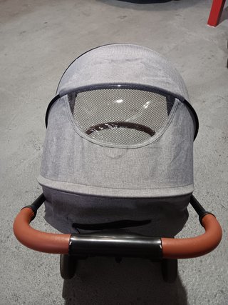 Passeggino per neonati grigio