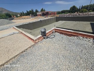 CONSTRUCCION DE PISCINAS (GUNITADAS)
