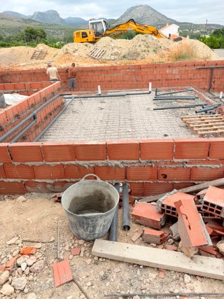 CONSTRUCCION DE PISCINAS (GUNITADAS)