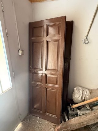 Puerta madera marrón 4 paneles