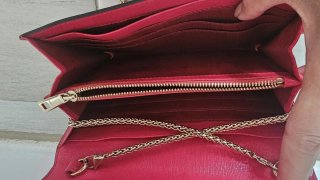 Bolso Furla rosa con cadena