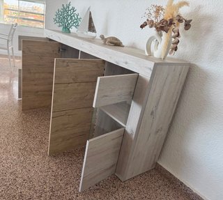 Conjunto de muebles salón-comedor.