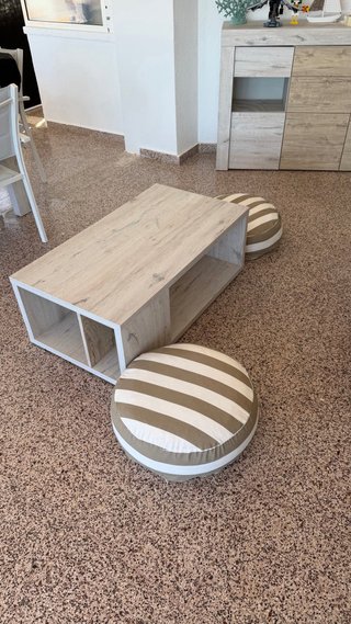 Conjunto de muebles salón-comedor.