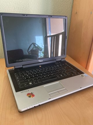 Portátil Fujitsu Siemens (sin RAM)