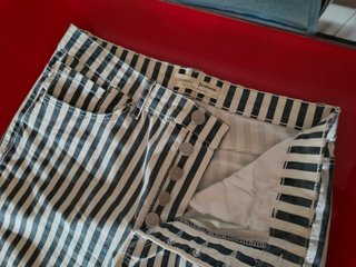 Pantalón rayas chica Stradivarius T.40
