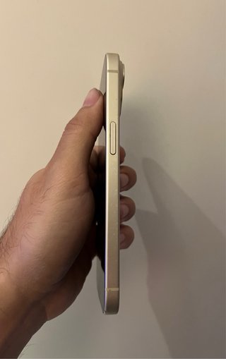 iPhone 15 Amarillo