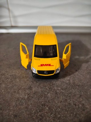 Furgoneta de reparto DHL, escala 143