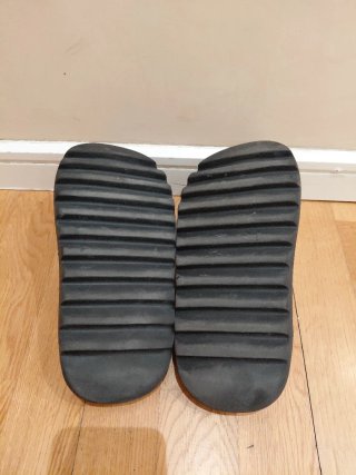 Chanclas Adidas Yeezy Negras