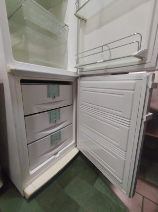 Nevera Liebherr blanca