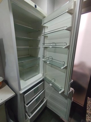 Nevera Liebherr blanca