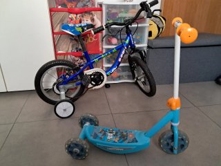 Bicicleta y patinete infantil