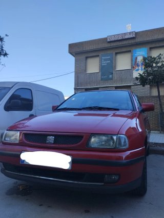 SEAT Ibiza 1997 1.4 gasolina 60 cv