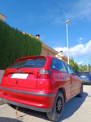 SEAT Ibiza 1997 1.4 gasolina 60 cv