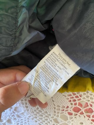 Chaqueta esquí Volcom gris y amarilla