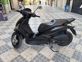 Piaggio Beverly 125 Negra