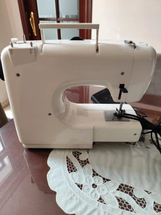 Máquina de coser Lervia