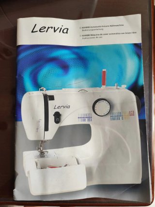 Máquina de coser Lervia