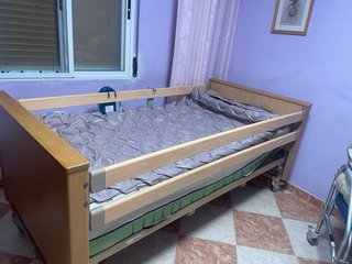 Cama articulada de madera